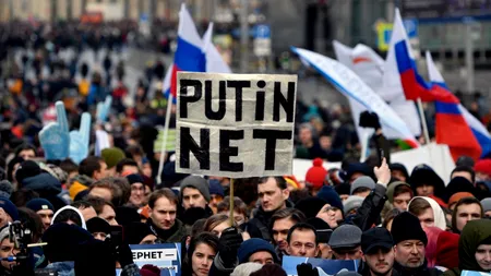 Kremlinul riscă să distrugă internetul rus în războiul său contra YouTube