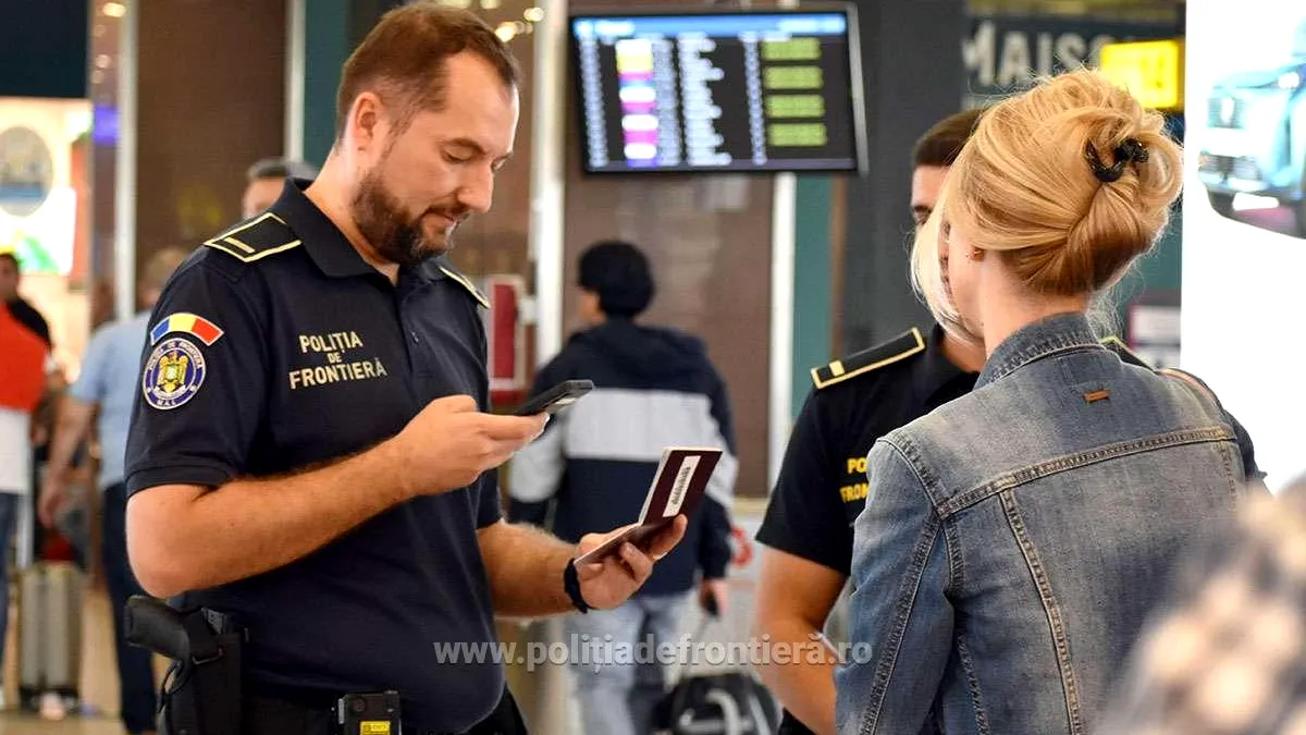 O femeie care voia să ajungă în Italia cu trei minori, oprită la aeroport de polițiști