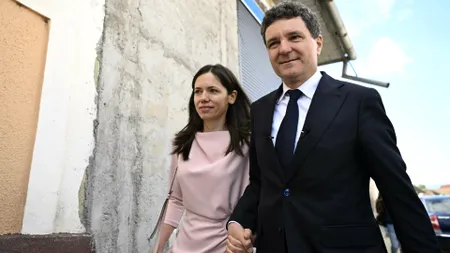 Povestea discretă de iubire dintre Nicușor Dan și Mirabela Grădinaru. Locul inedit în care s-au întâlnit prima dată