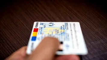 De ce să nu zâmbești în buletin. Sfaturi pentru o poză perfectă