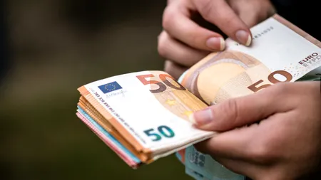 Poliţist de frontieră, reţinut după ce a pus în circulație bani falși