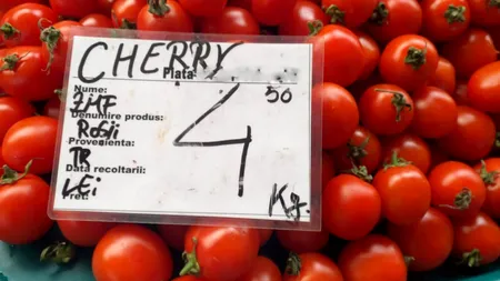 Superofertă la roșii în piață: 4,5 lei/kg. Nu se știe exact de unde vine marfa