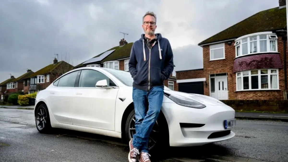 „Renunț la Tesla mea din cauza lui Elon Musk”. Povestea unui programator, fan al mărcii americane