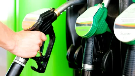 Petrolul, aproape de nivelul record din 2022. Carburanții în România deja au ajuns la aproape 8 lei litrul