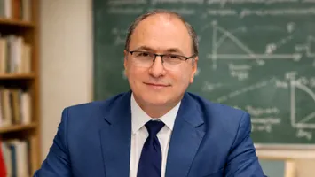 Scandalul zilei: admiterea la liceu, deschisă aranjamentelor. Ministerul mai taie și bursele săracilor pe timpul vacanței