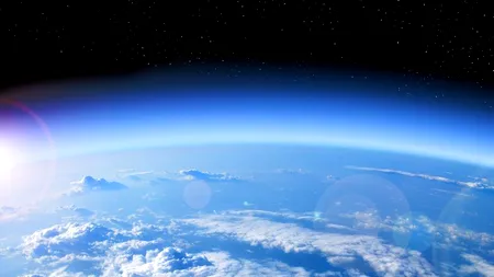 Gaura din stratul de ozon a depășit suprafața Antarcticii. Ce a mai rămas de făcut