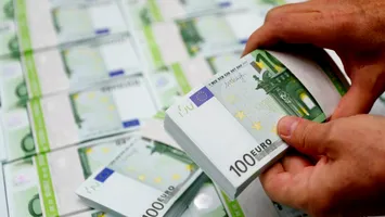 Leul – stabil faţă de euro, dar în creştere comparativ cu dolarul american