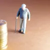 Bani în plus pentru milioane de români. Cât primesc pensionarii, copiii și familiile monoparentale