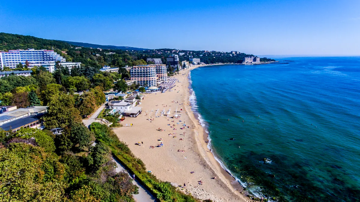 Vacanțele în vecini, mai scumpe. Majorări de preț pentru sezonul estival în Bulgaria