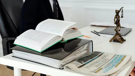 Un bărbat s-a dat drept avocat timp de 11 ani