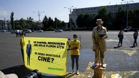 Protest Greenpeace lângă Guvern, față de o eventuală decizie de a retrage dosarul Roșia Montană de la UNESCO