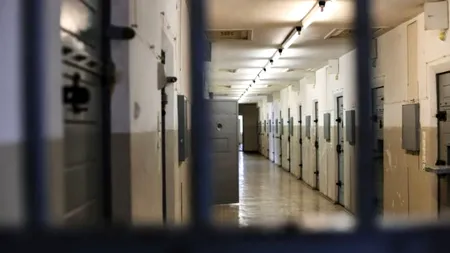 Ce pedeapsă a primit fostul polițist din Alba care transporta ilegal imigranți în cuști metalice