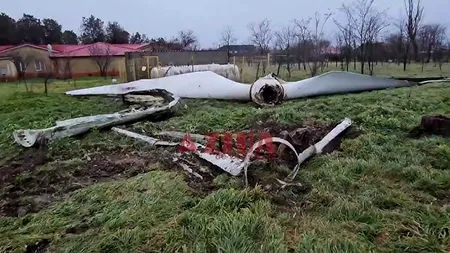 S-a terminat coșmarul de la Poarta Albă! Elicea și rotorul s-au prăbușit în curtea căminului de bătrâni