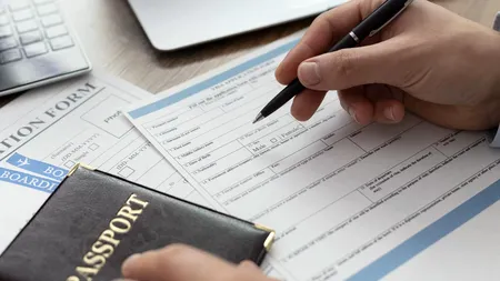 Rezident în România, dar numai după ce trece iarna: Statul are nevoie de 243 de zile ca să te creadă că te-ai mutat aici