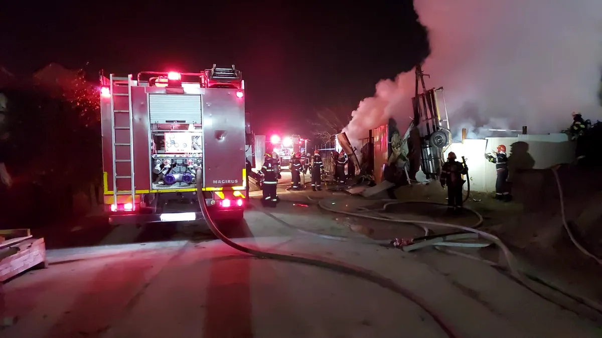 Incendiu uriaș și pericol de explozie în București, în Prelungirea Ghencea VIDEO