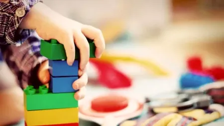 Scandal la o grădiniță din Constanța. Porții de mâncare insuficiente, igienă deficitară și amenzi usturătoare