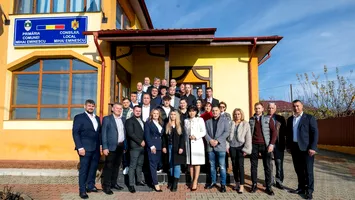 Botoșani: O singură familie la cârma unei primării, din 2004. După mama şi tatăl său, o tânără a câștigat alegerile parțiale