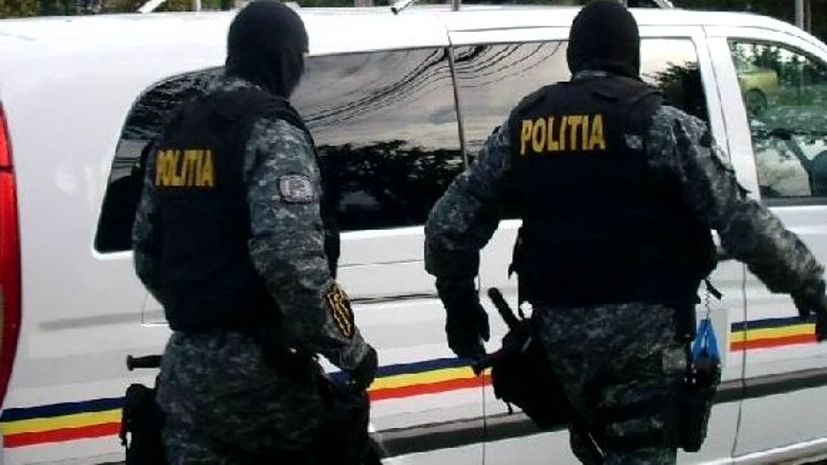 Percheziții la casele a 20 de traficanți de droguri din Timiș și Gorj