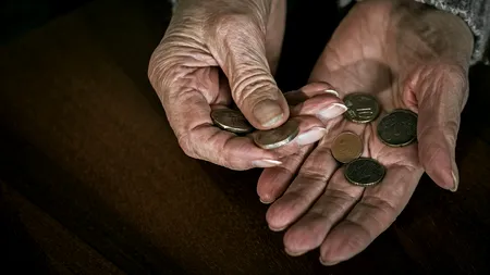Bani pentru pensionari în schimbul biletelor de tren cu preț redus nefolosite