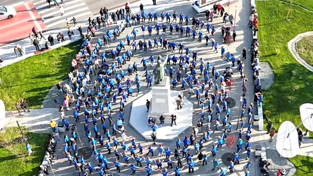 Flashmob cu sute de dansatori la Congresul Național al Școlilor de Dans Popular Românesc