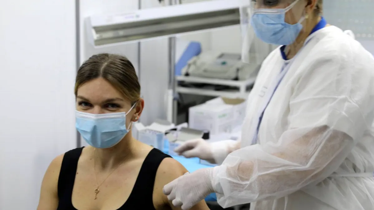 Simona Halep s-a vaccinat cu rapelul cu două zile mai devreme. Cum se simte aceasta