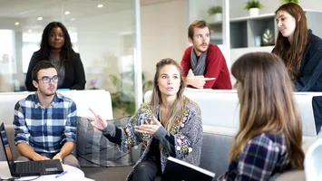 Guvernul schimbă regulile pentru cei care apără invențiile și mărcile românești