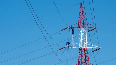 Aprilie începe fără curent electric. Când și în ce localități se oprește curentul