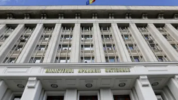 Scuze doar pentru felicitarea la 101 ani? MApN are restanțe