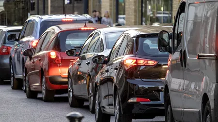 Piaţa auto din UE şi-a revenit în octombrie. Au crescut şi vânzările de electrice