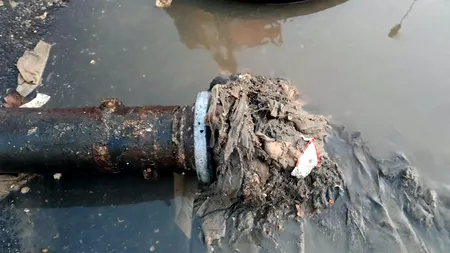 Specialiștii Apă Ilfov avertizează cu privire la obiectele care înfundă pompele de canalizare