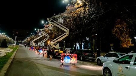 Pe Champs-Élysées, un Crăciun iluminat, dar cu sobrietate
