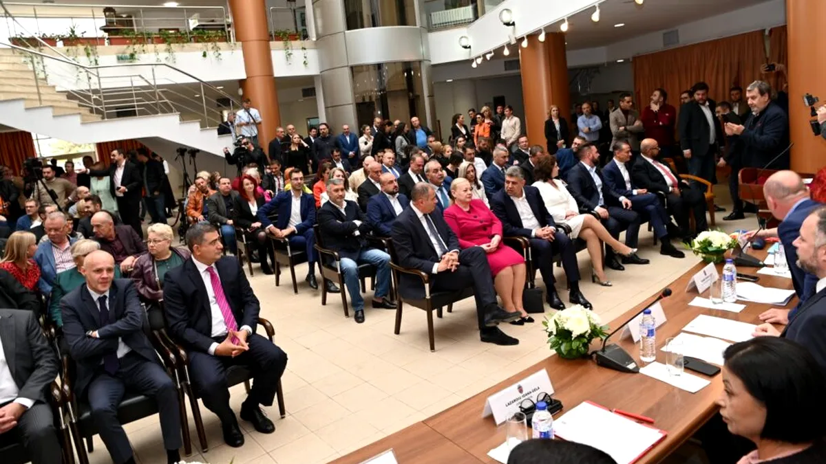 Rareș Hopincă a preluat oficial mandatul la Primăria Sector 2. Fantoma parcărilor îl va bântui de Hallowen. USR speră să-i blocheze proiectele. Are un om în plus, în Consiliul Local. 