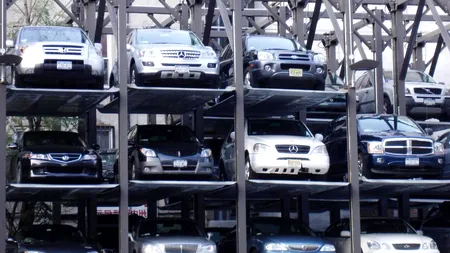 2020: Vânzările auto s-au prăbușit la jumătate față de august anul trecut
