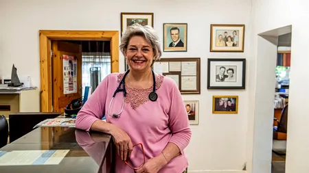 „Mi s-a aprins un beculeț”. Interviu cu medicul sud-african Angelique Coetzee, care a descoperit pe 18 noiembrie noua variantă Covid