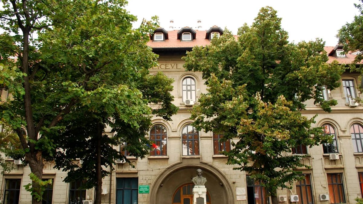 Primăria Sectorului 4 a notificat conducerea Colegiului „Gheorghe Șincai” să predea clădirea în termen de 3 zile pentru începerea lucrărilor de consolidare