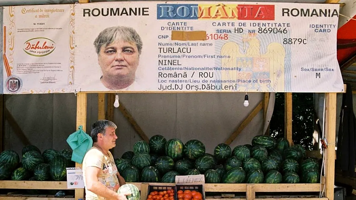 Ingeniozitate la tarabă: Un oltean își garantează pepenii din Dăbuleni cu buletinul!