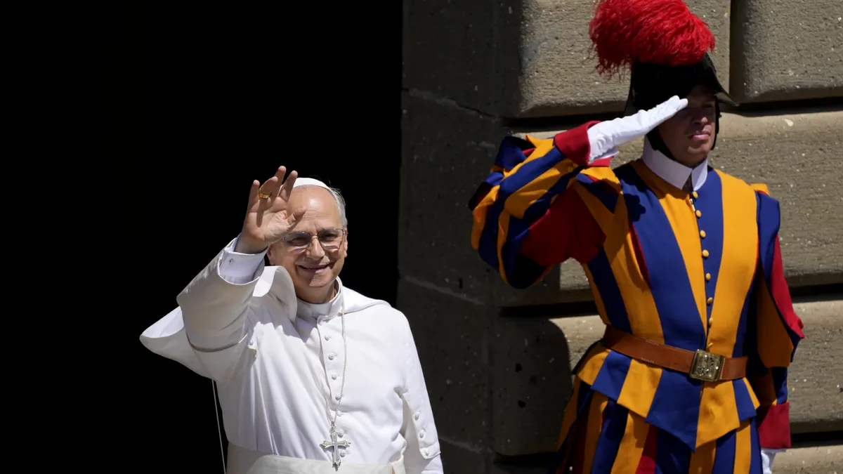 Papa Leon cere oprirea 