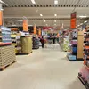 Cine este marele retailer care finanțează tabere LGBT pentru tinerii de la sate