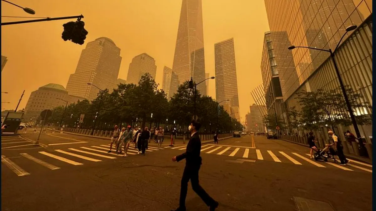 <strong>New York-ul, paralizat de fumul generat de incendiile din Canada</strong>