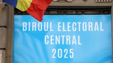INCREDIBIL. 800 de liste cu semnături de susținere depuse la BEC au fost scrise cu cerneală simpatică