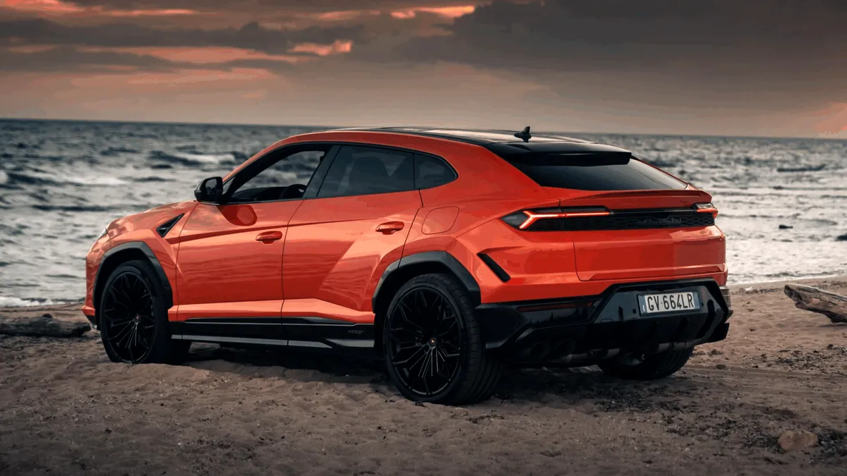 Un român, primul care a cumpărat noul model Lamborghini Urus. Bărbatul a plătit o mulțime de bani pentru bolid