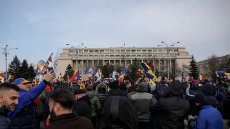 Peste 400 de amenzi aplicate în urma protestelor de miercuri seară