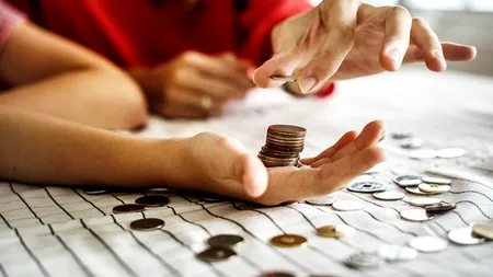 Cât costă normalitatea în 2025. Traiul decent a devenit un lux în România