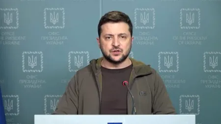 Decretul lui Zelenski: Toate canalele TV din Ucraina trec într- o singură platformă și 11 partide de opoziție, restricționate
