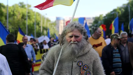 Protest AUR în capitală: „Nu ne vindem ţara!”