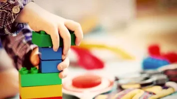 Scandal la o grădiniță din Constanța. Porții de mâncare insuficiente, igienă deficitară și amenzi usturătoare