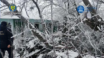 Percheziții masive: Rețea de buletine false pentru ruși și ucraineni, destructurată de polițiști