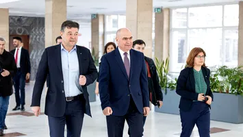 Președintele interimar Ilie Bolojan, într-o vizită-surpriză la UVT
