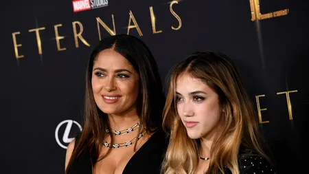 Apare rar la evenimente mondene: Fiica Salmei Hayek a ieșit „din bîrlog” (VIDEO)