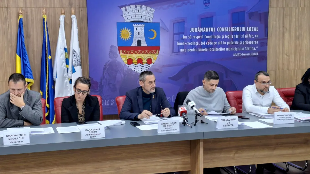Edilul Mario De Mezzo a confirmat. DNA a plecat de la Primăria Slatina cu „două bibliorafturi cu aproximativ o mie de pagini“